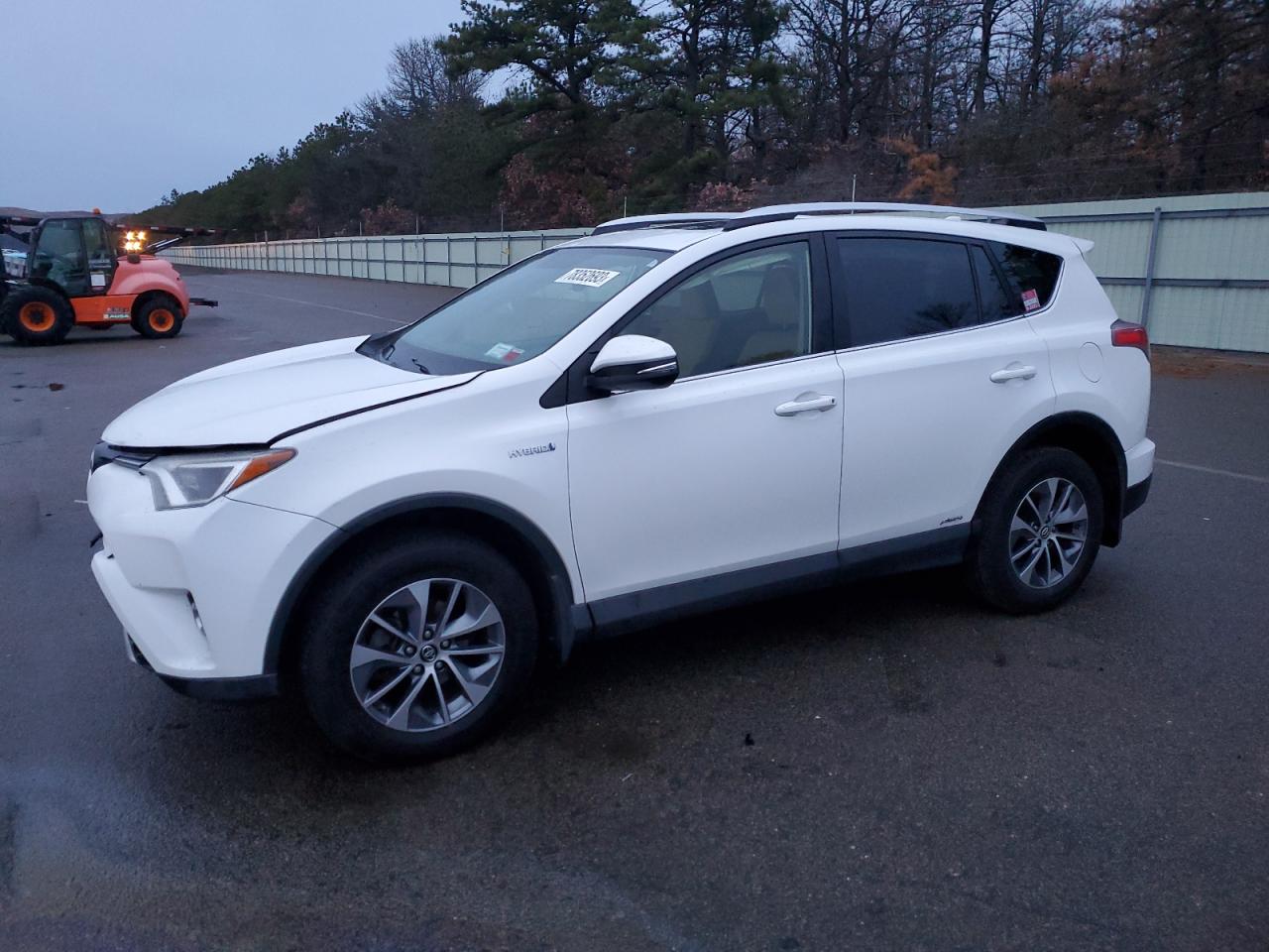 Image 1 of 2016 TOYOTA RAV4 HV XLE 2016 with VIN JTMRJREV3GD015723