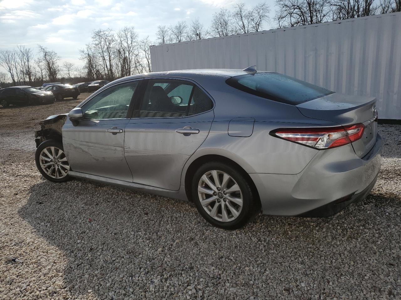 Obraz 2 z 2019 TOYOTA CAMRY L 2019 z VIN 4T1B11HKXKU252055