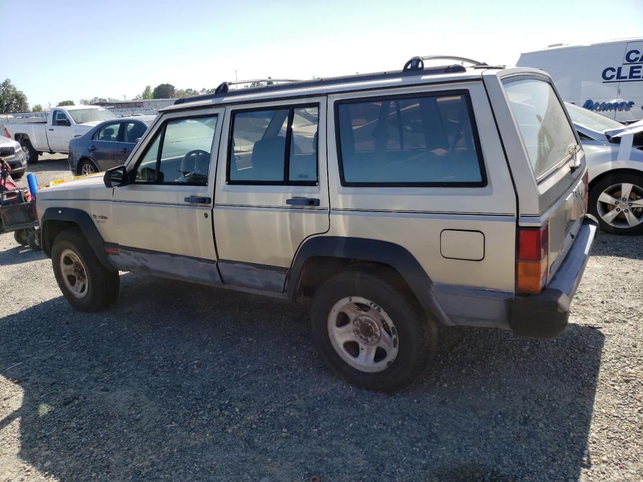 Image 2 of 1993 JEEP CHEROKEE SPORT 1993 with VIN 1J4FT68S4PL553764