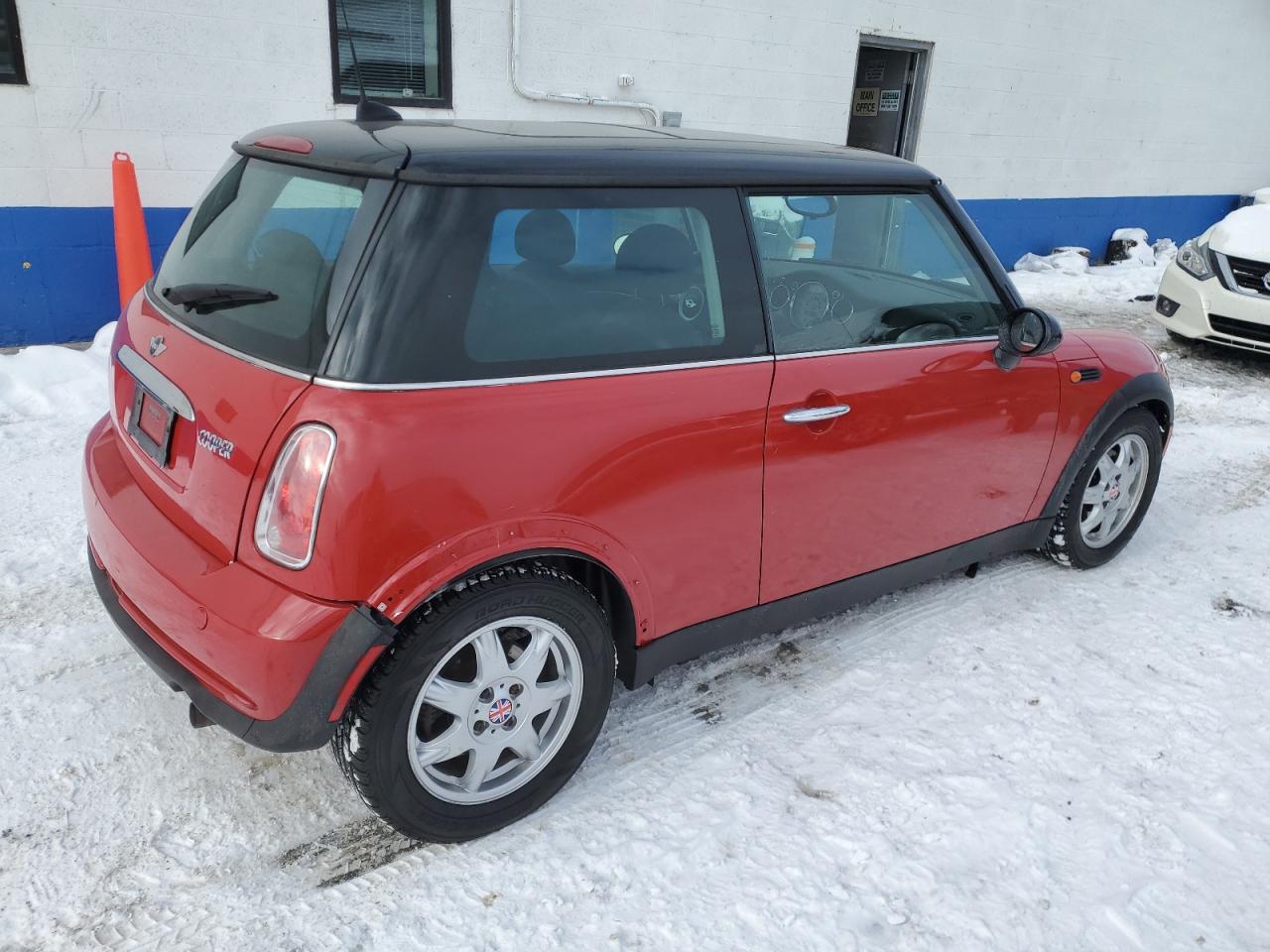 Image 3 of 2006 MINI COOPER  2006 with VIN WMWRC33546TK70070
