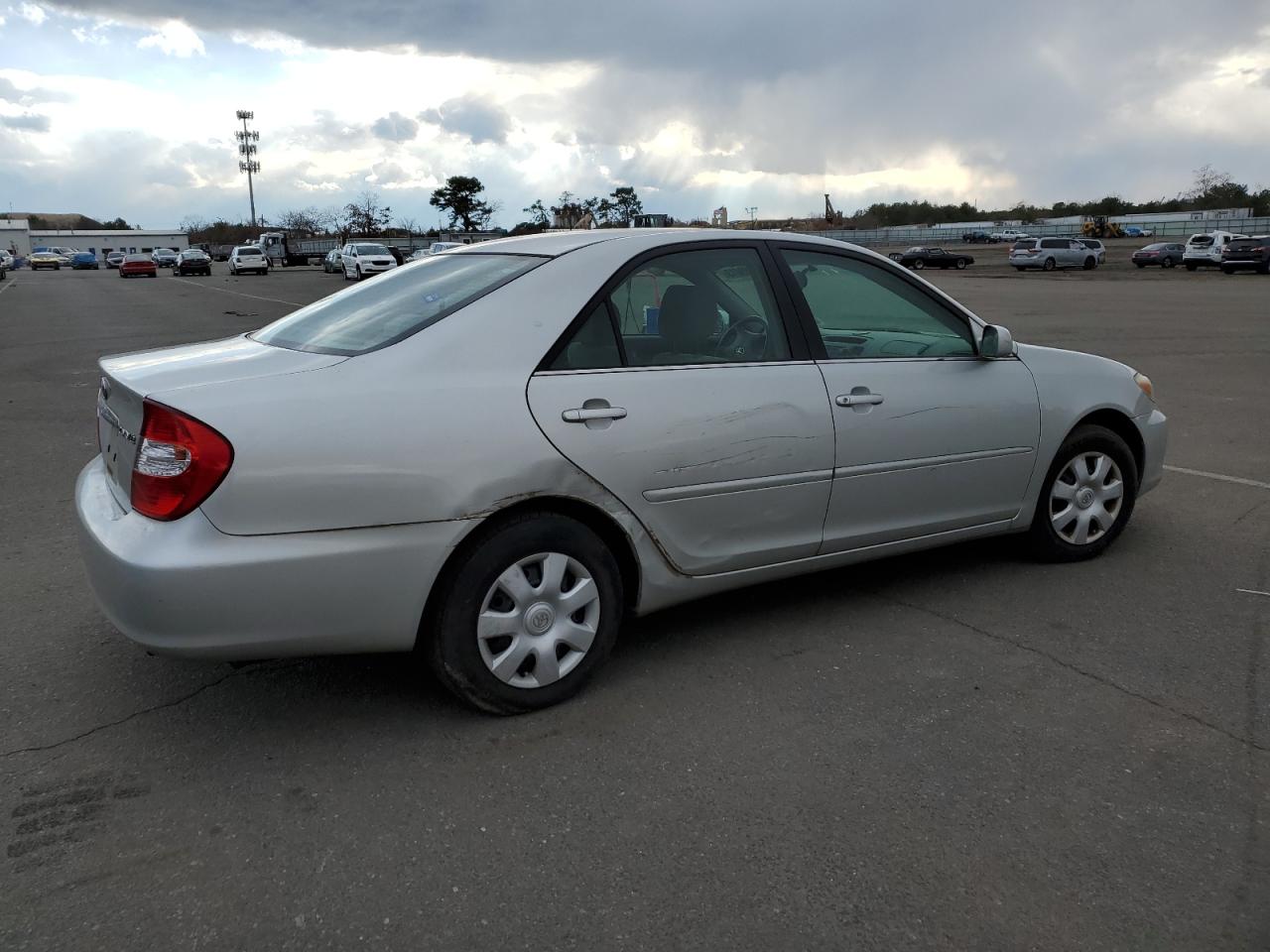 Изображение 3 2002 TOYOTA CAMRY LE 2002 с VIN 4T1BE32KX2U020533