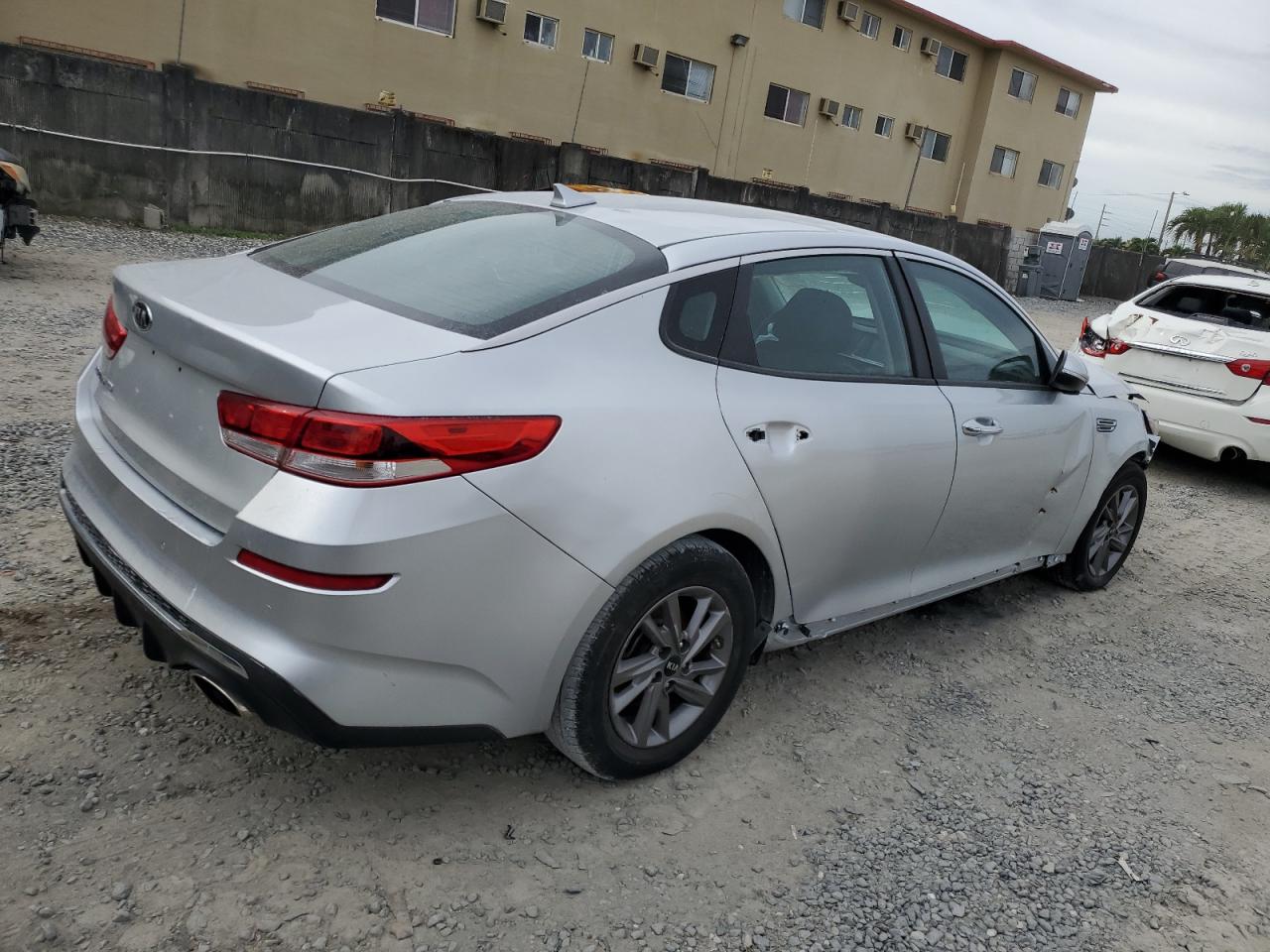 Image 3 of 2020 KIA OPTIMA LX 2020 with VIN 5XXGT4L31LG390242