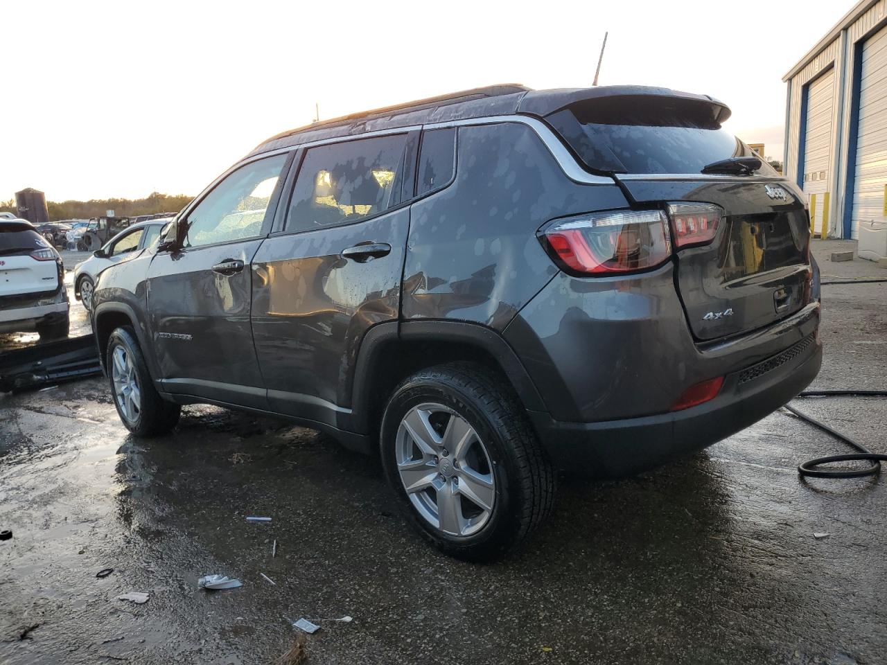 Изображение 2 2022 JEEP COMPASS LATITUDE 2022 с VIN 3C4NJDBB3NT157590