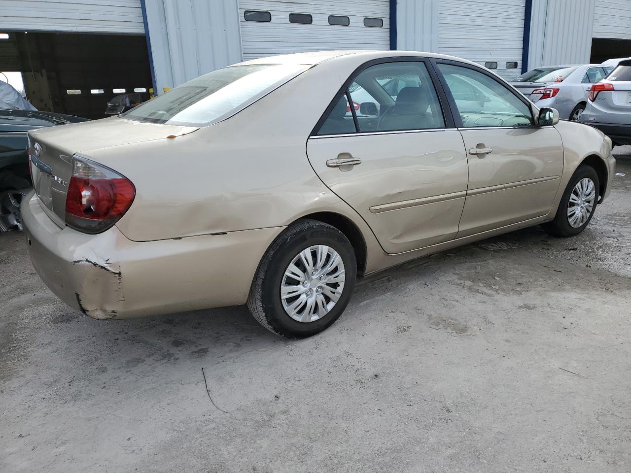 Obraz 3 z 2005 TOYOTA CAMRY LE 2005 z VIN 4T1BE32K05U382620