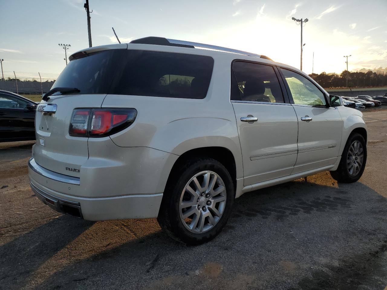 Obraz 3 z 2015 GMC ACADIA DENALI 2015 z VIN 1GKKVTKD9FJ252896