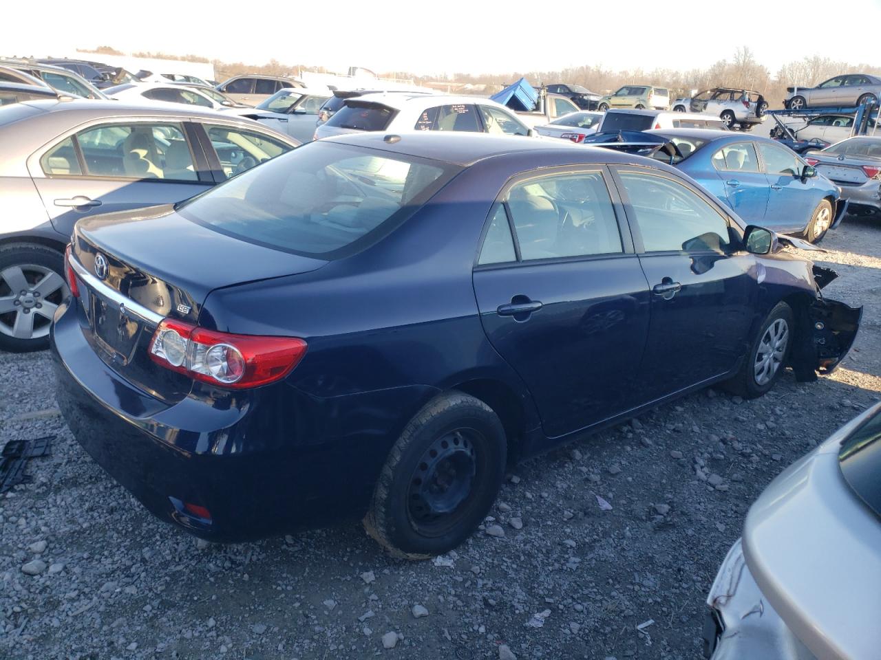 Obraz 3 z 2011 TOYOTA COROLLA BASE 2011 z VIN 2T1BU4EE5BC709122