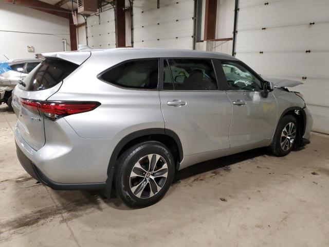 Obraz 3 z 2023 TOYOTA HIGHLANDER HYBRID XLE 2023 z VIN 5TDKBRCH3PS602794