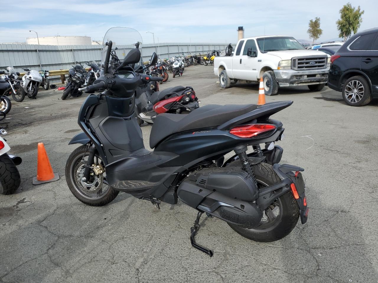 Obraz 3 z 2023 PIAGGIO BV 400 2023 z VIN ZAPMD20UXP5000815
