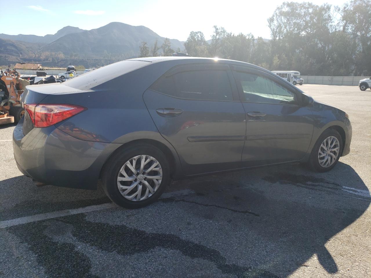 Изображение 3 2018 TOYOTA COROLLA L 2018 с VIN 2T1BURHE3JC965816