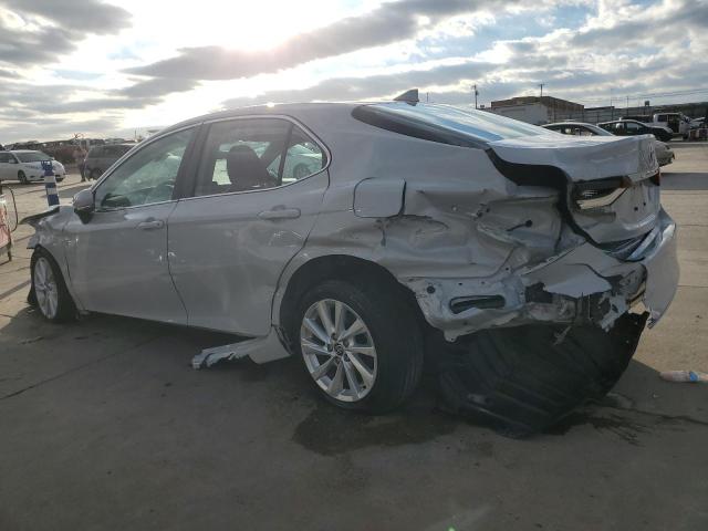 Obraz 2 z 2023 TOYOTA CAMRY LE 2023 z VIN 4T1C11AK4PU187001