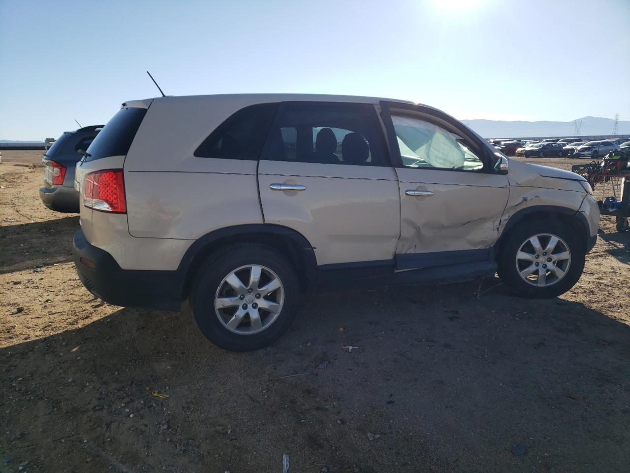 Изображение 3 2011 KIA SORENTO BASE 2011 с VIN 5XYKT3A11BG113798