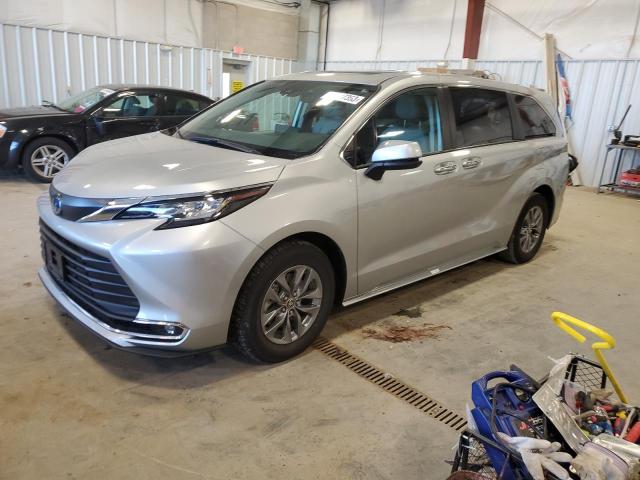 Image 1 of 2022 TOYOTA SIENNA XLE 2022 with VIN 5TDYRKEC8NS083771