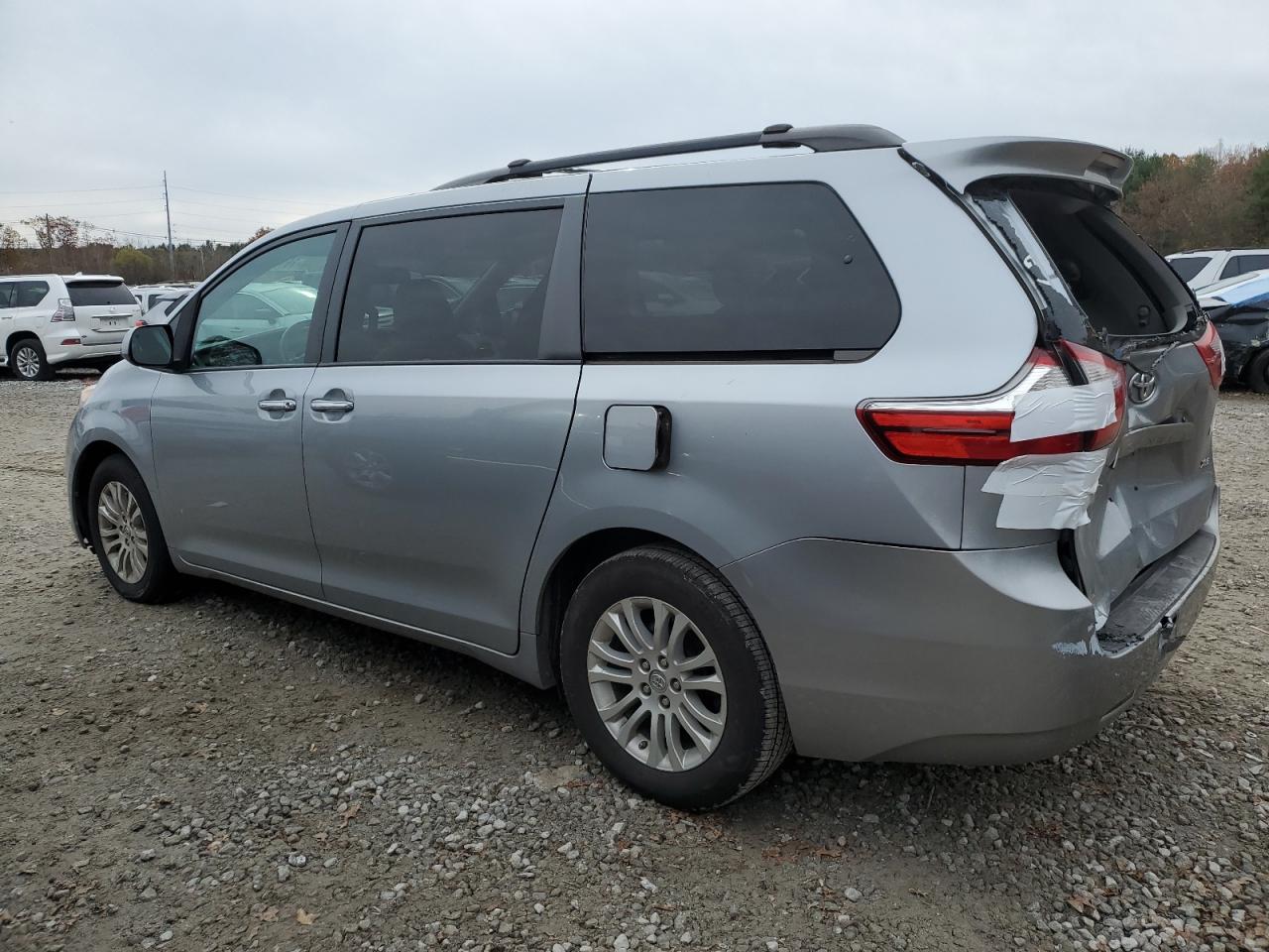 Изображение 2 2016 TOYOTA SIENNA XLE 2016 с VIN 5TDYK3DCXGS747857