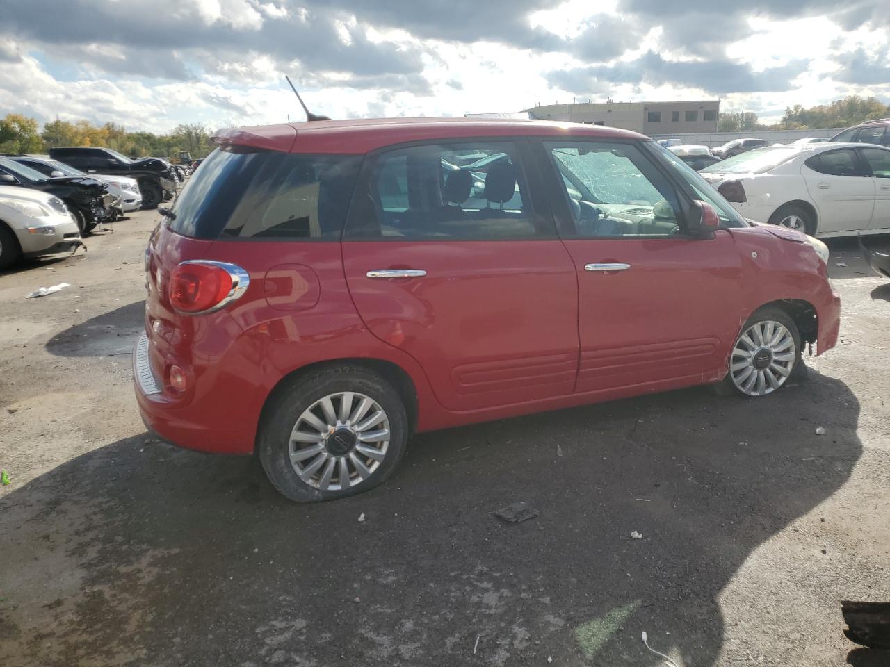 Изображение 3 2014 FIAT 500L EASY 2014 с VIN ZFBCFABH9EZ026476
