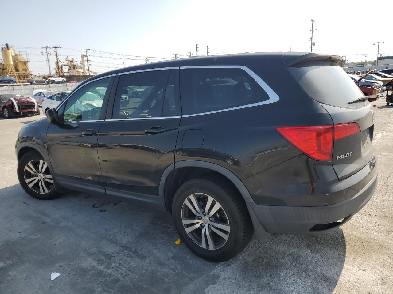 Image 2 of 2017 HONDA PILOT EXLN 2017 with VIN 5FNYF5H76HB003580