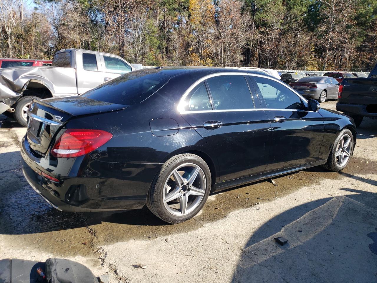 Obraz 3 z 2017 MERCEDES-BENZ E 300 2017 z VIN WDDZF4JB7HA017144