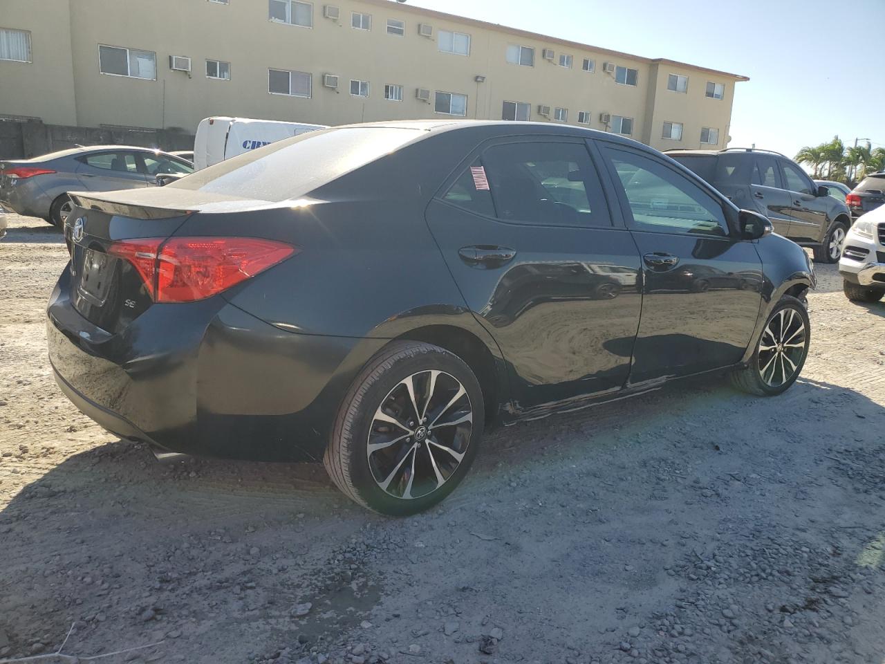 Изображение 3 2018 TOYOTA COROLLA L 2018 с VIN 5YFBURHE7JP794567