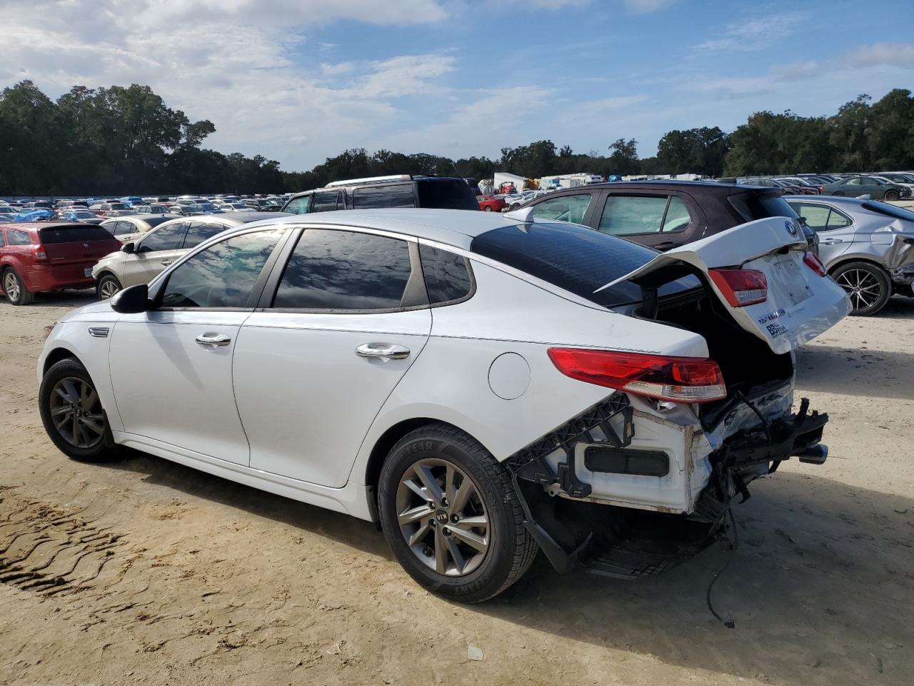 Image 2 of 2019 KIA OPTIMA LX 2019 with VIN 5XXGT4L33KG325276