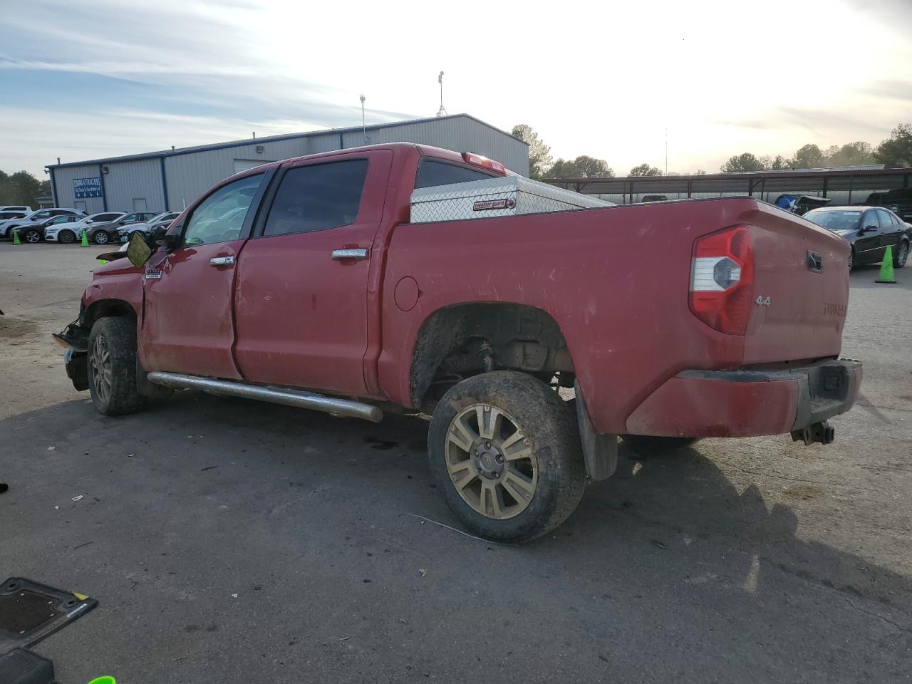 Image 2 of 2014 TOYOTA TUNDRA CREWMAX PLATINUM 2014 with VIN 5TFAW5F11EX350882