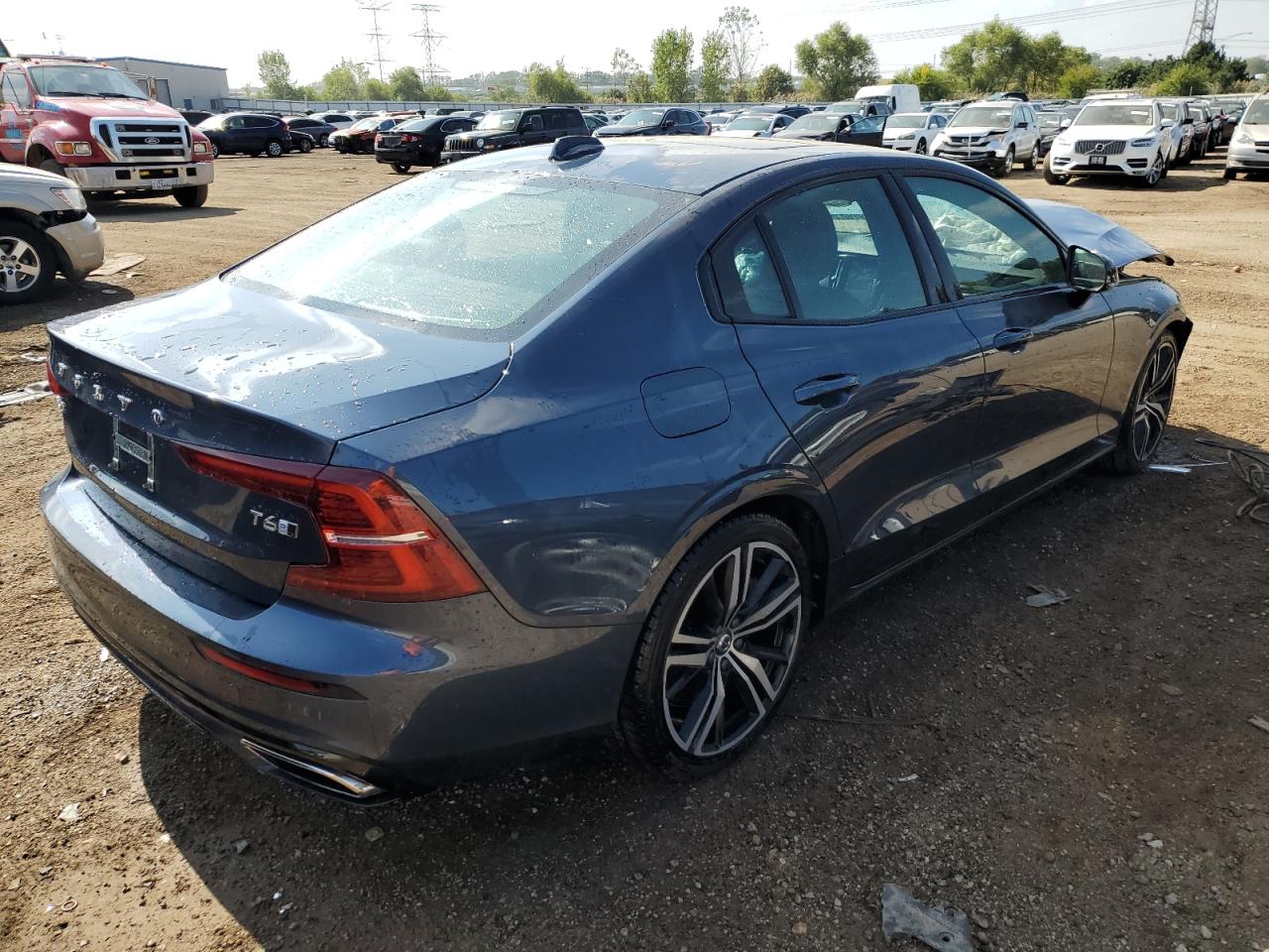 Изображение 3 2019 VOLVO S60 T6 R-DESIGN 2019 с VIN 7JRA22TM1KG004577