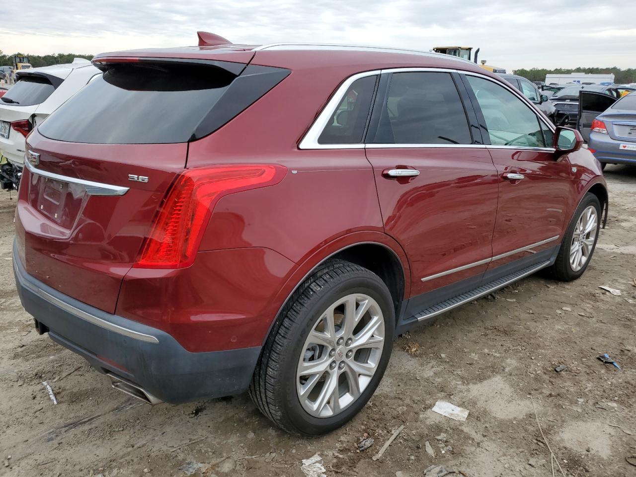 Obraz 3 z 2018 CADILLAC XT5 PREMIUM LUXURY 2018 z VIN 1GYKNFRS5JZ222123
