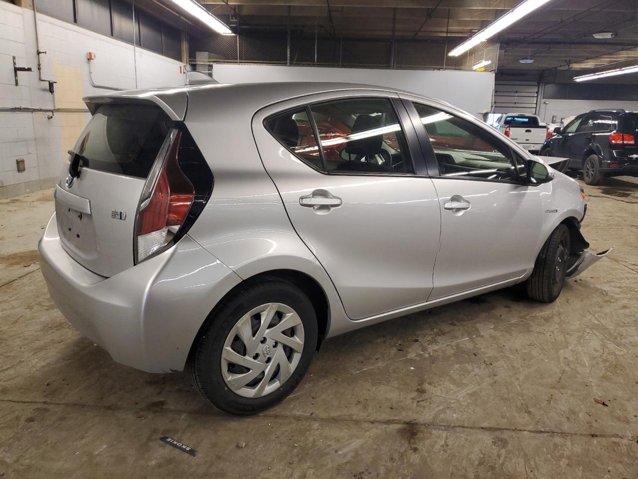 Obraz 3 z 2015 TOYOTA PRIUS C  2015 z VIN JTDKDTB38F1111470