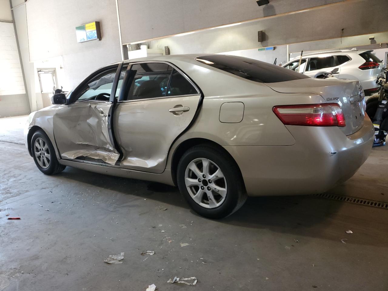 Image 2 of 2007 TOYOTA CAMRY CE 2007 with VIN 4T1BE46KX7U524944