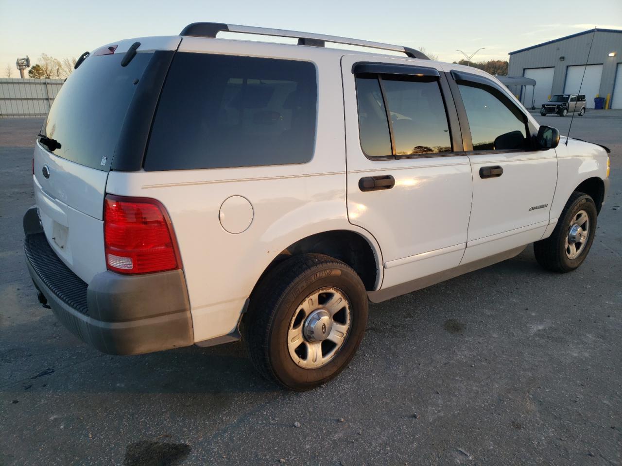 Image 3 of 2002 FORD EXPLORER XLS 2002 with VIN 1FMZU62E02UA27102