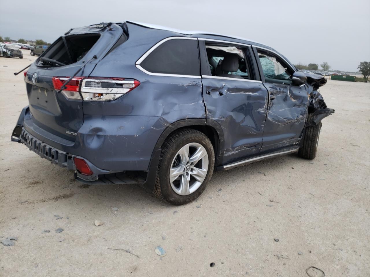 Изображение 3 2019 TOYOTA HIGHLANDER LIMITED 2019 с VIN 5TDYZRFH3KS294214