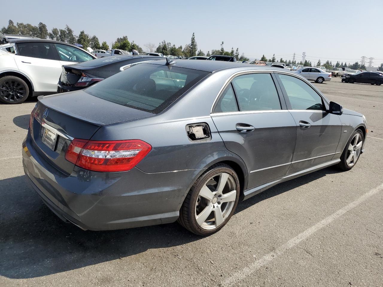 Obraz 3 z 2012 MERCEDES-BENZ E 350 2012 z VIN WDDHF5KB7CA640692