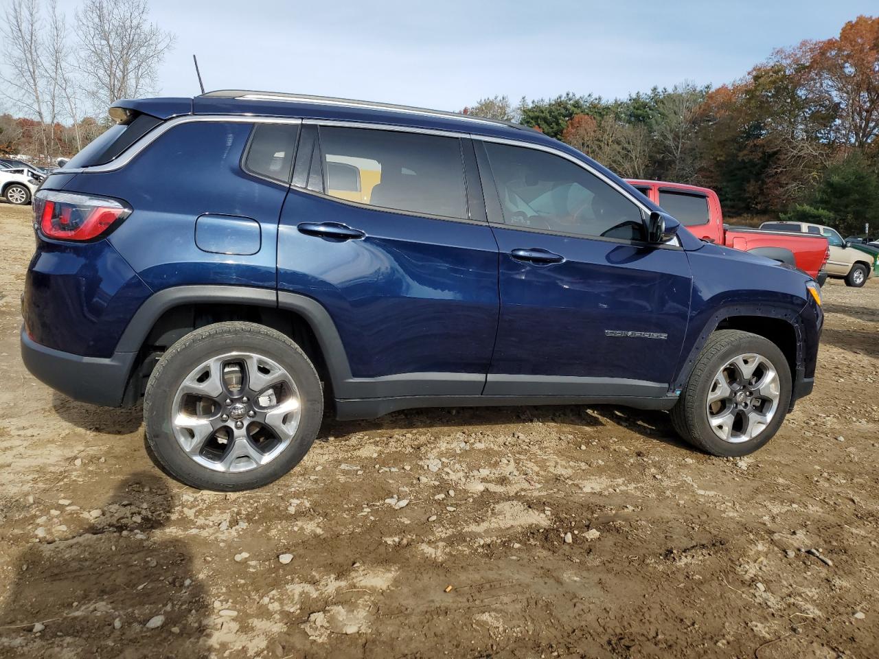 Image 3 of 2019 JEEP COMPASS LIMITED 2019 with VIN 3C4NJDCBXKT748283