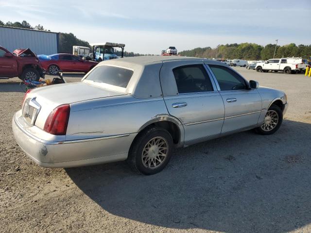 Image 3 of 2000 LINCOLN TOWN CAR SIGNATURE 2000 with VIN 1LNHM82W3YY864380