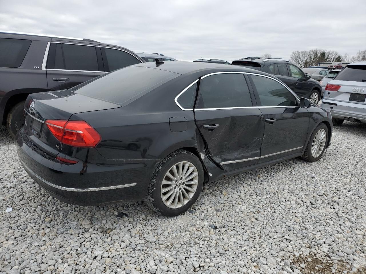 Изображение 3 2016 VOLKSWAGEN PASSAT SE 2016 с VIN 1VWBT7A3XGC014902