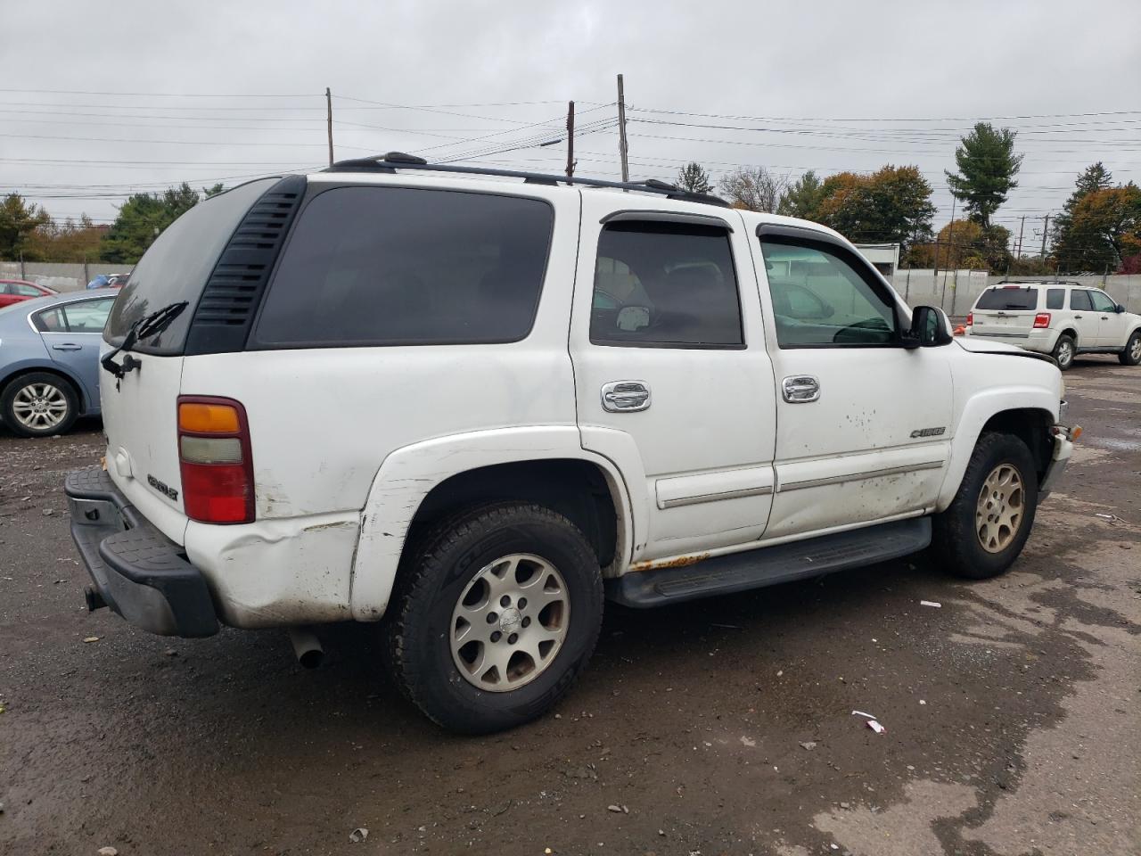 Image 3 of 2002 CHEVROLET TAHOE K1500 2002 with VIN 1GNEK13Z12J201555