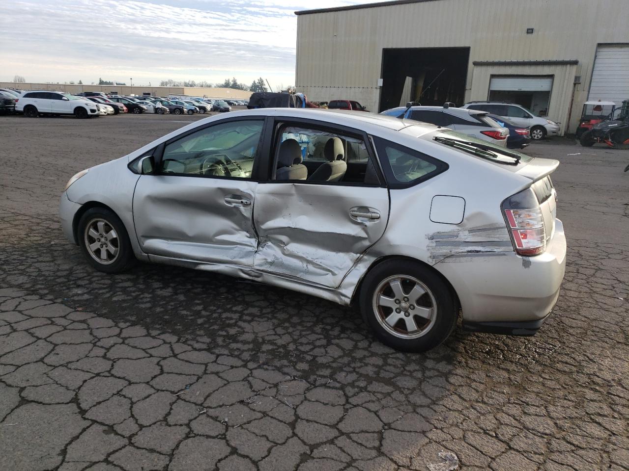 Image 2 of 2005 TOYOTA PRIUS  2005 with VIN JTDKB20U453062993