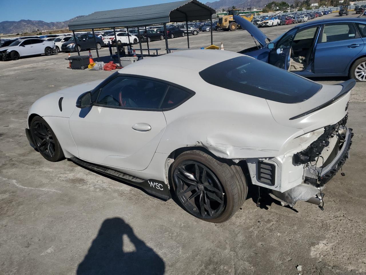 Изображение 2 2022 TOYOTA SUPRA BASE 2022 с VIN WZ1DB0C09NW047346