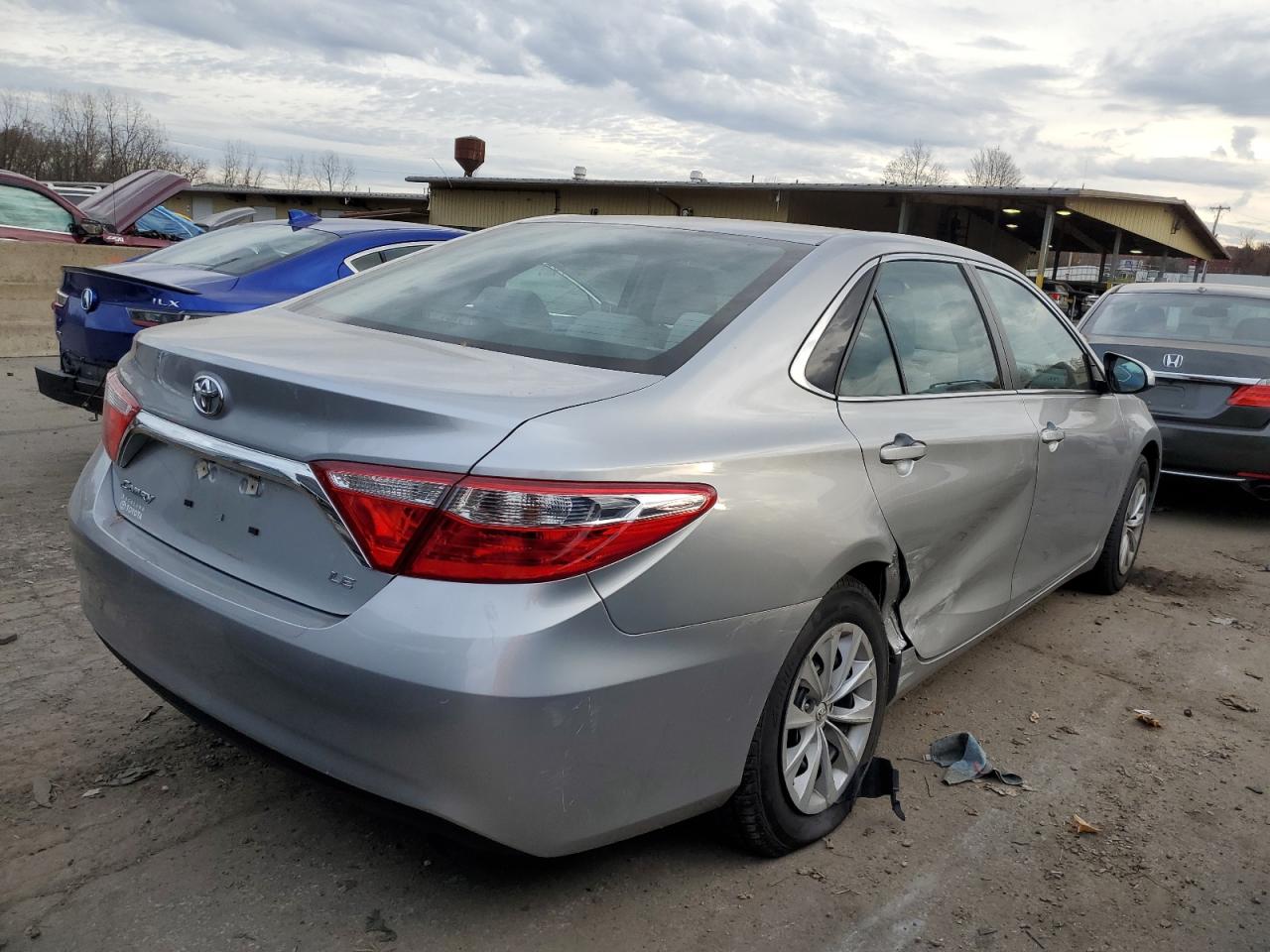 Image 3 of 2016 TOYOTA CAMRY LE 2016 with VIN 4T4BF1FK7GR527740