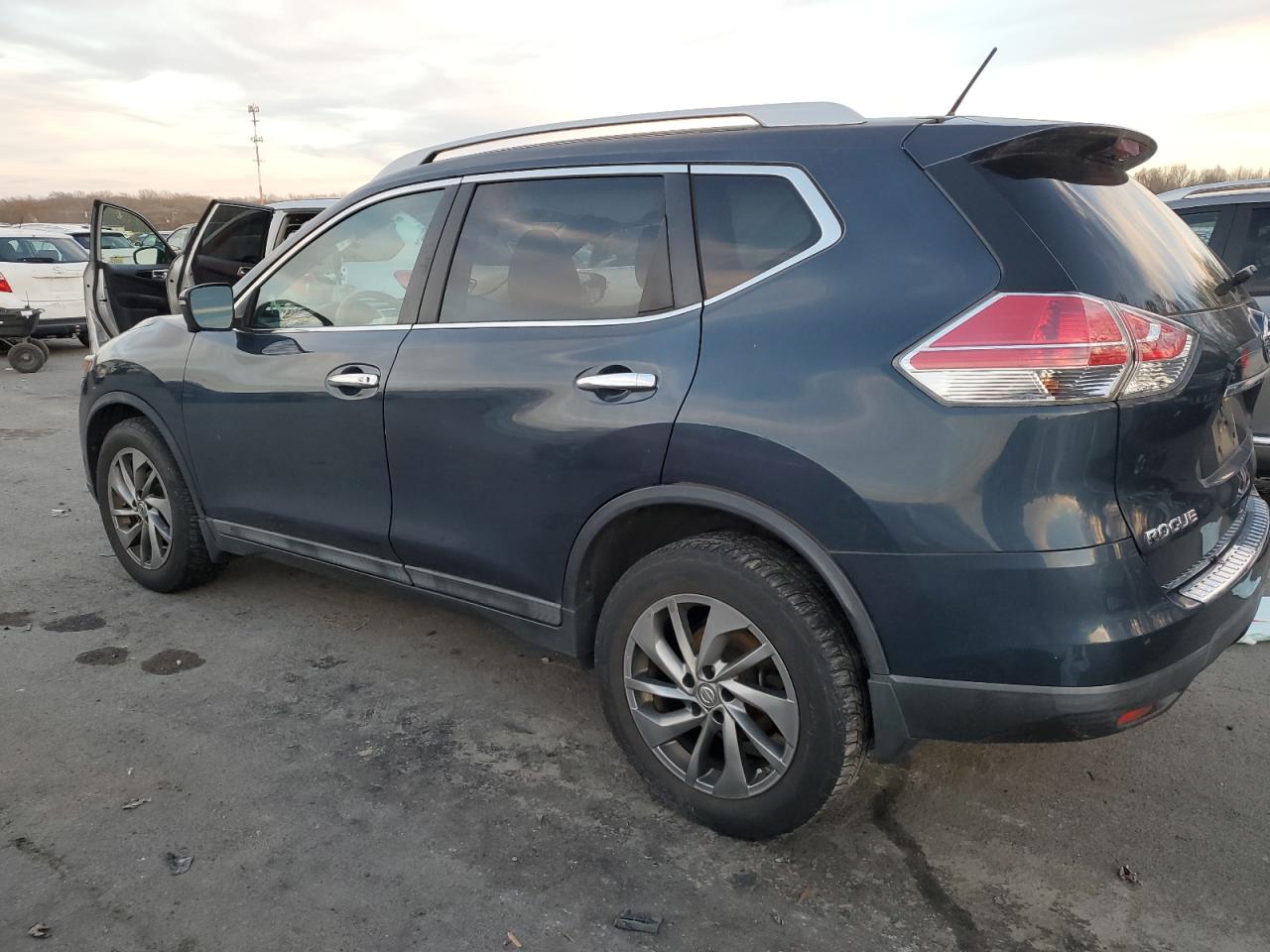 Obraz 2 z 2015 NISSAN ROGUE S 2015 z VIN 5N1AT2MV1FC838716