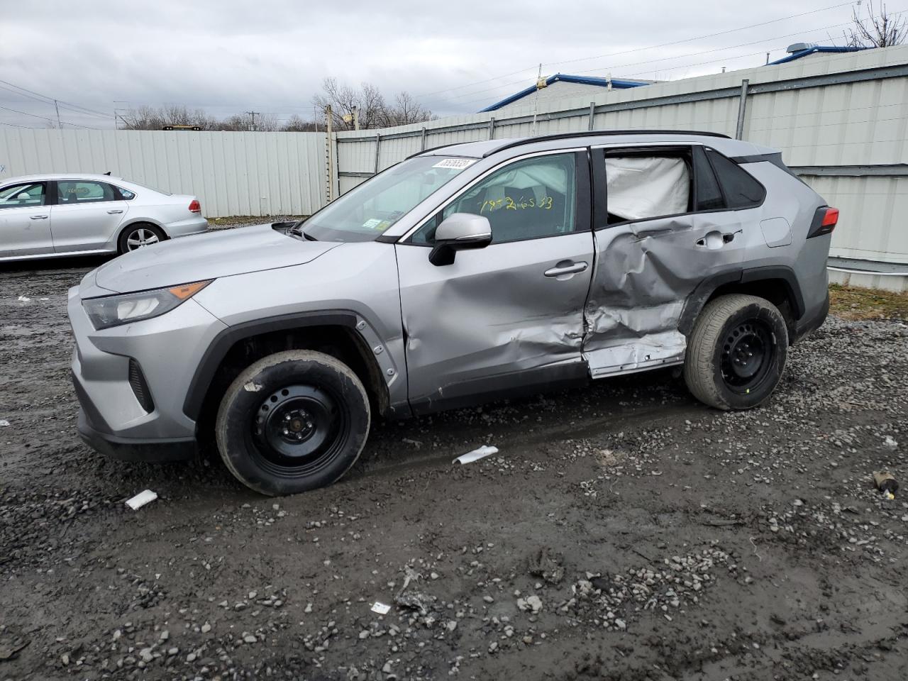 Image 1 of 2019 TOYOTA RAV4 LE 2019 with VIN 2T3G1RFV4KC059801