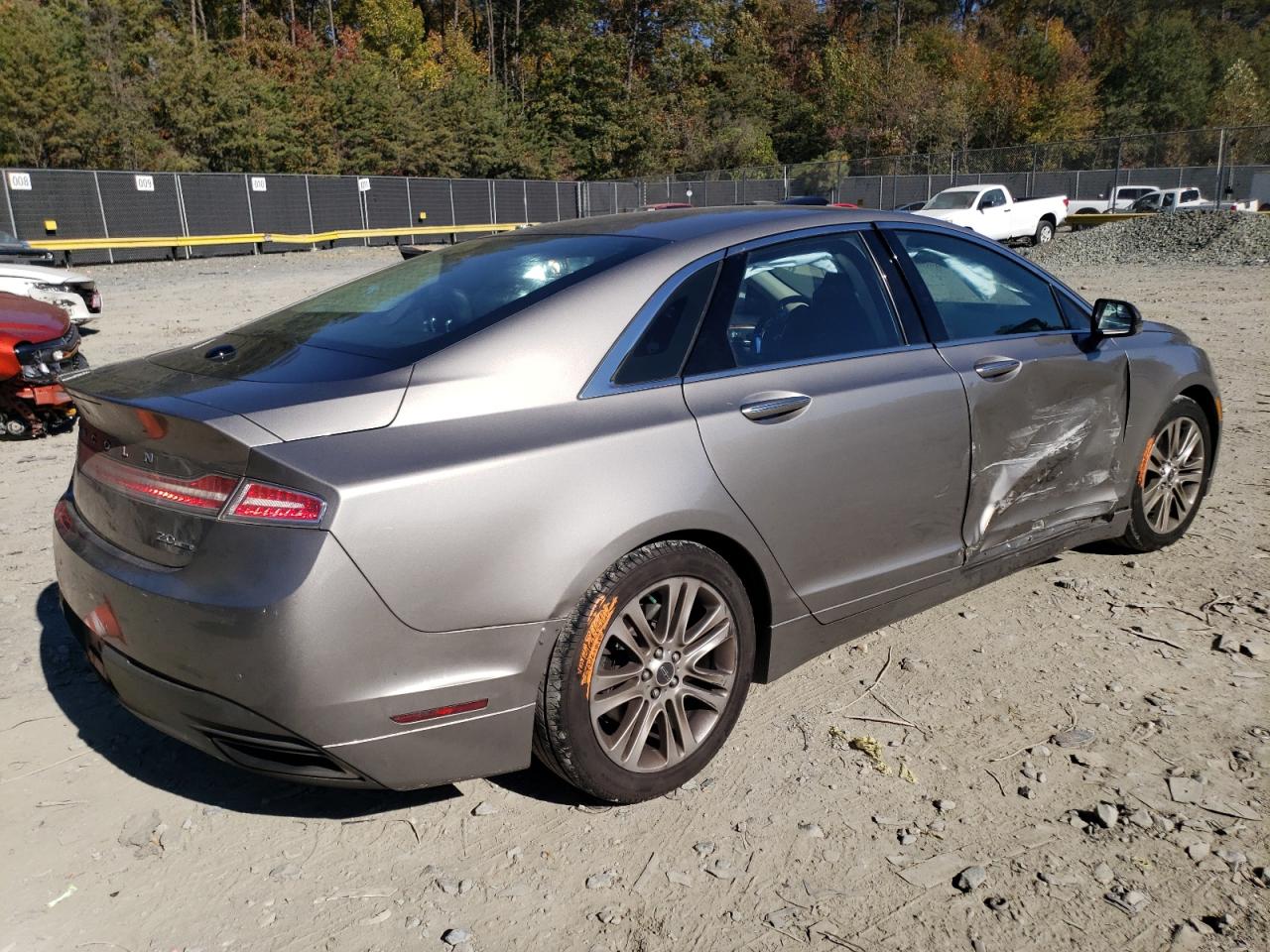 Obraz 3 z 2015 LINCOLN MKZ  2015 z VIN 3LN6L2G92FR610519