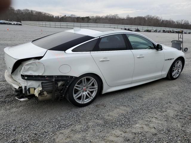 Obraz 3 z 2017 JAGUAR XJ  2017 z VIN SAJWA1C74H8W08298