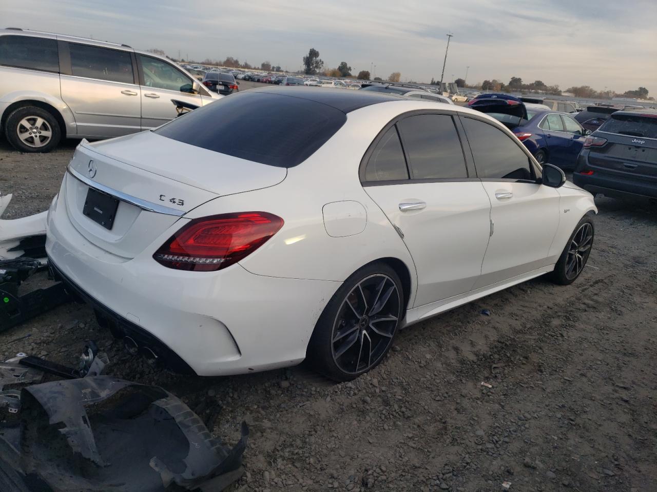 Image 3 of 2019 MERCEDES-BENZ C 43 AMG 2019 with VIN 55SWF6EB7KU295395