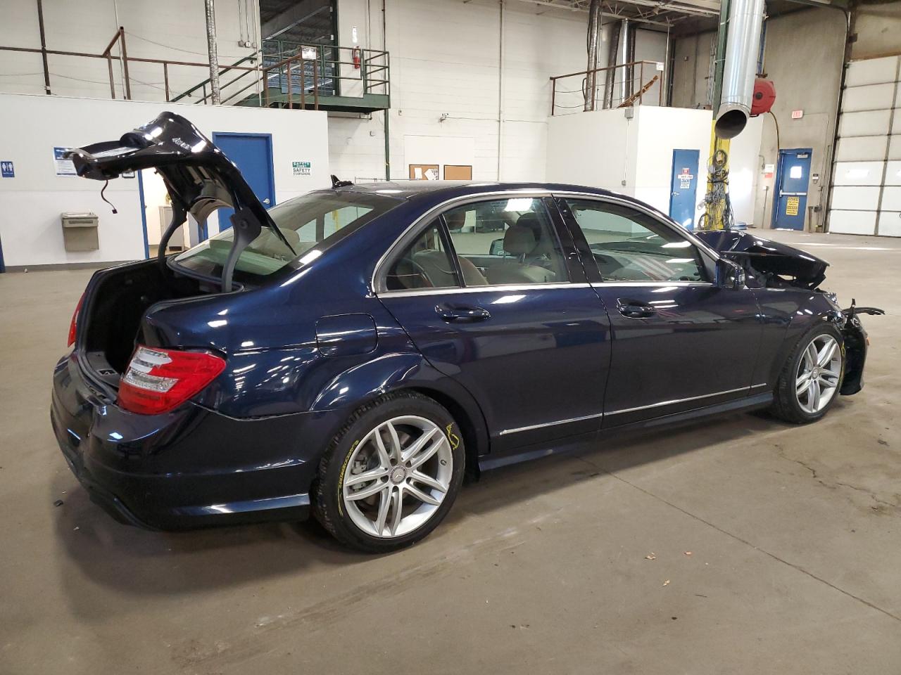 Image 3 of 2014 MERCEDES-BENZ C 300 4MATIC 2014 with VIN WDDGF8AB9ER321054