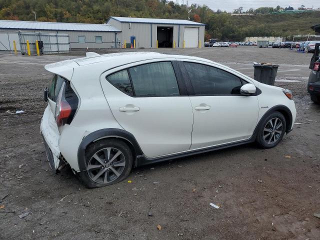 Image 3 of 2018 TOYOTA PRIUS C  2018 with VIN JTDKDTB31J1606120