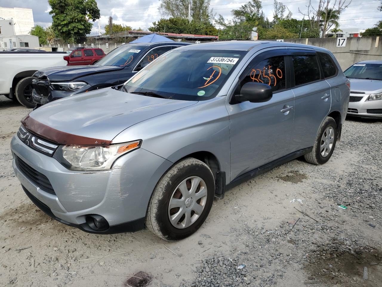 Obraz 2014 MITSUBISHI OUTLANDER ES 2014