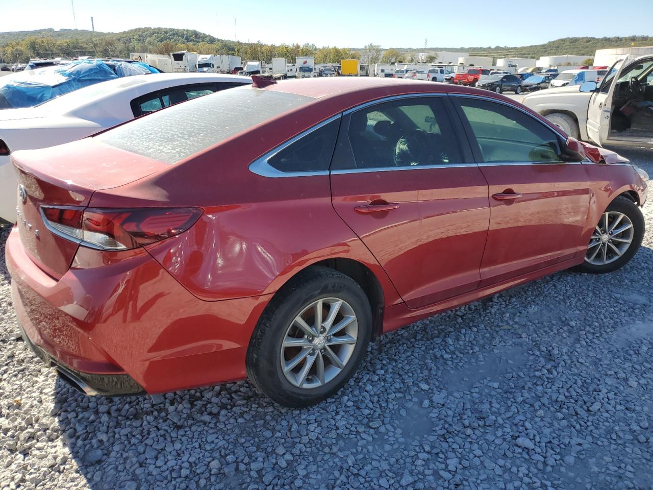 Obraz 3 z 2019 HYUNDAI SONATA SE 2019 z VIN 5NPE24AF8KH746650