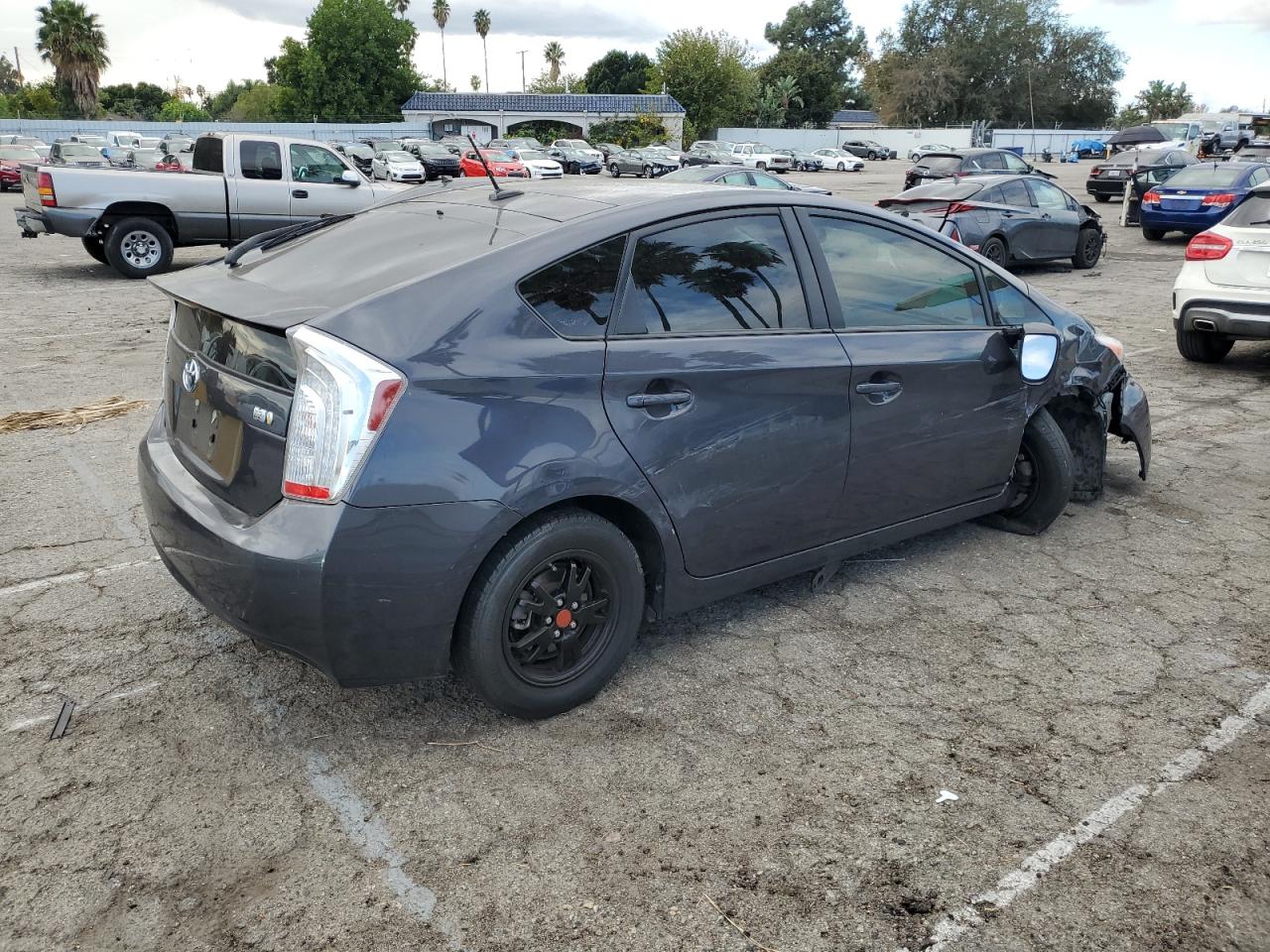 Image 3 of 2013 TOYOTA PRIUS  2013 with VIN JTDKN3DU2D5607664