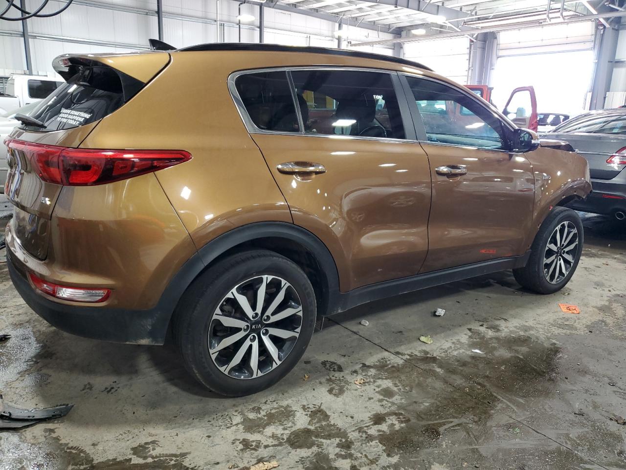 Image 3 of 2018 KIA SPORTAGE EX 2018 with VIN KNDPNCAC4J7406446
