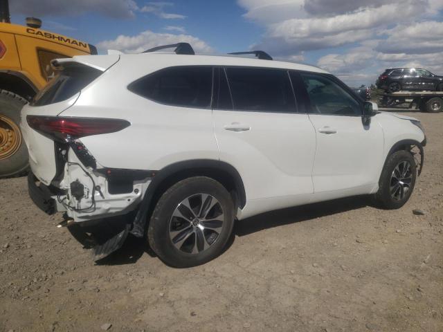 Image 3 of 2022 TOYOTA HIGHLANDER XLE 2022 with VIN 5TDHZRBH0NS597459