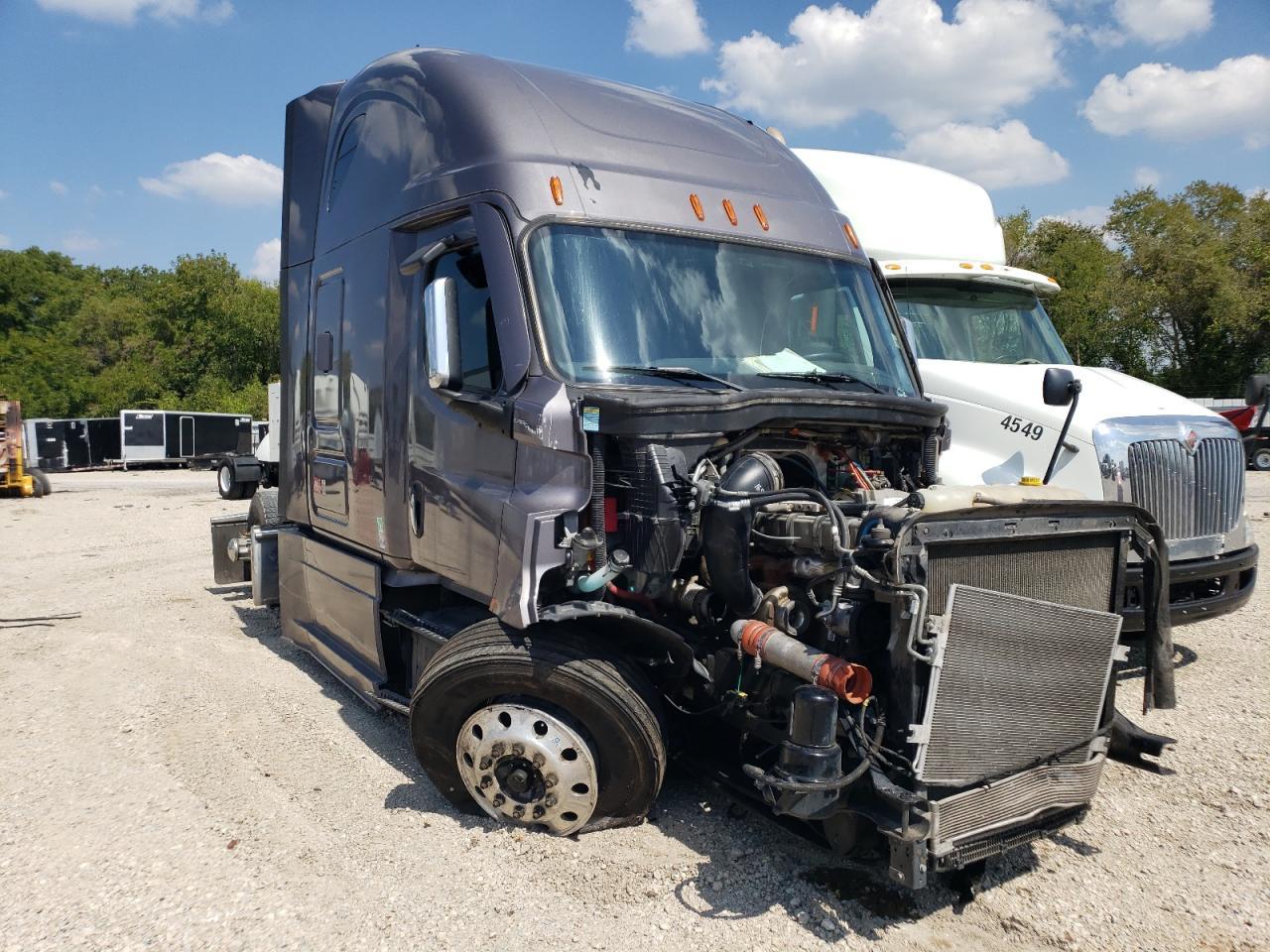 2021 FREIGHTLINER CASCADIA 126  2021 image